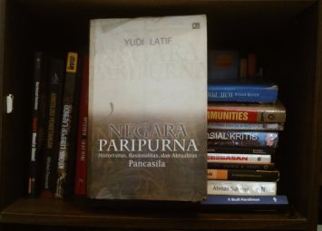 resensi buku negara paripurna