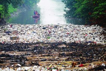 sampah-di-ciliwung